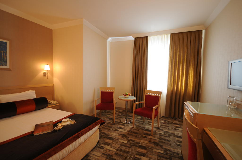 Sv Business Hotel Taksim Istambul Extérieur photo